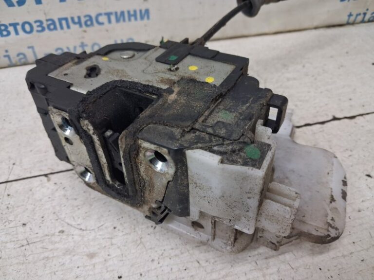Замок двери передний правый Kia Ceed 2006-2012  (Арт. 85006)