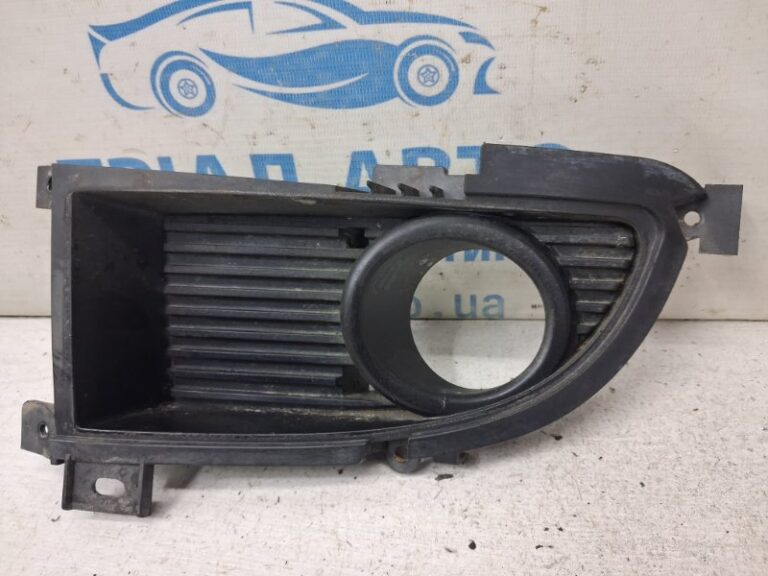 Накладка ПТФ Mitsubishi Lancer 2003-2009 8321A055 (Арт. 85152)