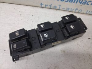 Блок управления стеклоподъемниками Hyundai Santa fe 2005-2012 93570-2B000-S4 (Арт. 85210)