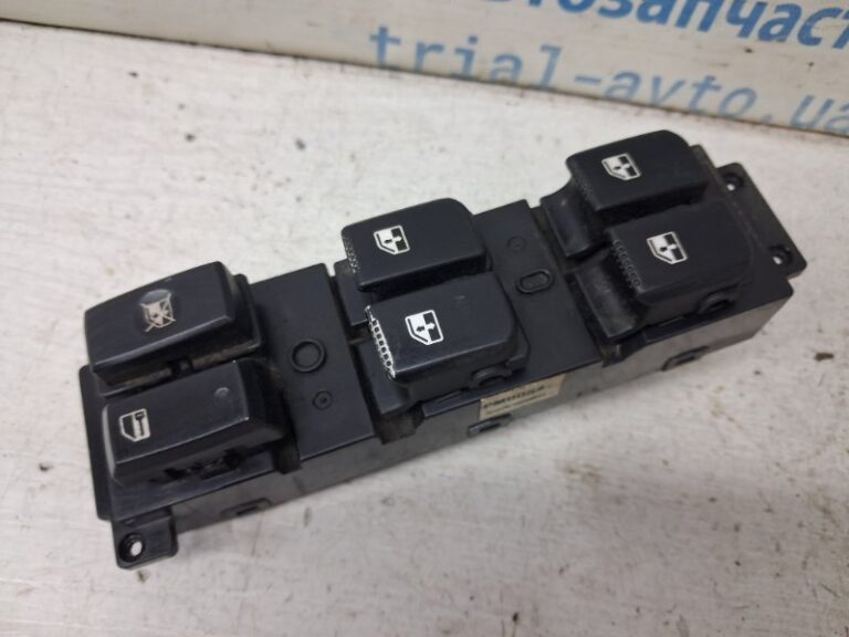 Блок управления стеклоподъемниками Hyundai Santa fe 2005-2012 93570-2B000-S4 (Арт. 85210)