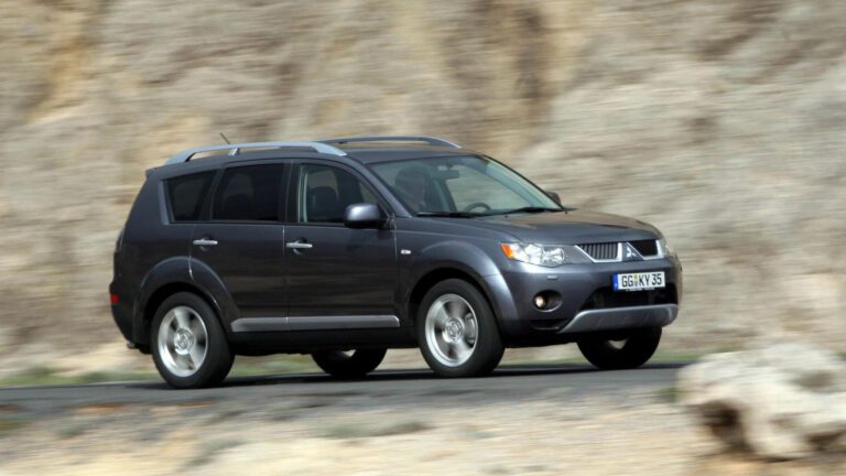Частые проблемы Mitsubishi Outlander: слабые места разных поколений